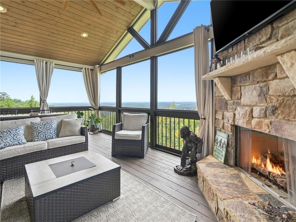 6 bedroom, 5 bathroom, 4,330 sq ft single family residence for sale at 5085 Laurel Ridge Drive, Cumming, GA 30040 — photo 5