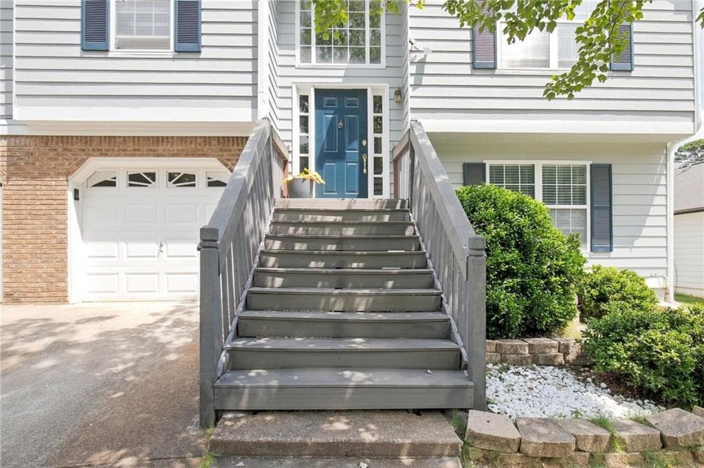 4 bedroom, 3 bathroom, 2,329 sq ft single family residence for sale at 2808 Vintage Wood Way, Kennesaw, GA 30144 — photo 2