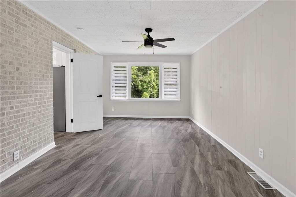 4 bedroom, 3 bathroom, 1,373 sq ft single family residence for sale at 3081 Glendale Court, Decatur, GA 30032 — photo 6