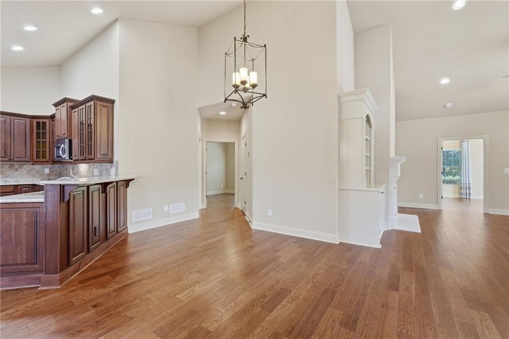 3 bedroom, 3 bathroom, 2,525 sq ft condominium for sale at 4204 Lanier Ridge Walk 503, Cumming, GA 30041 — photo 4