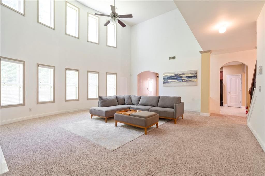 7 bedroom, 6 bathroom, 5,608 sq ft single family residence for sale at 4276 Shamrock Drive, Atlanta, GA 30349 — photo 3