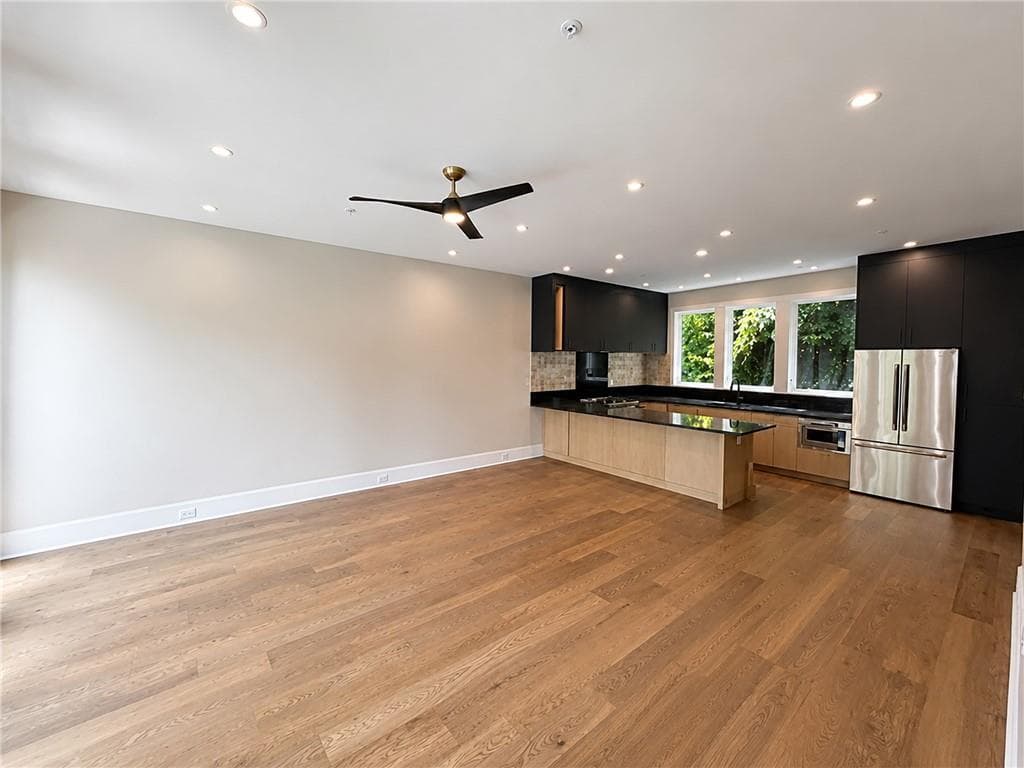 4 bedroom, 4 bathroom, 3,195 sq ft townhouse for sale at 3521 Kingsboro Road, Atlanta, GA 30326 — photo 10