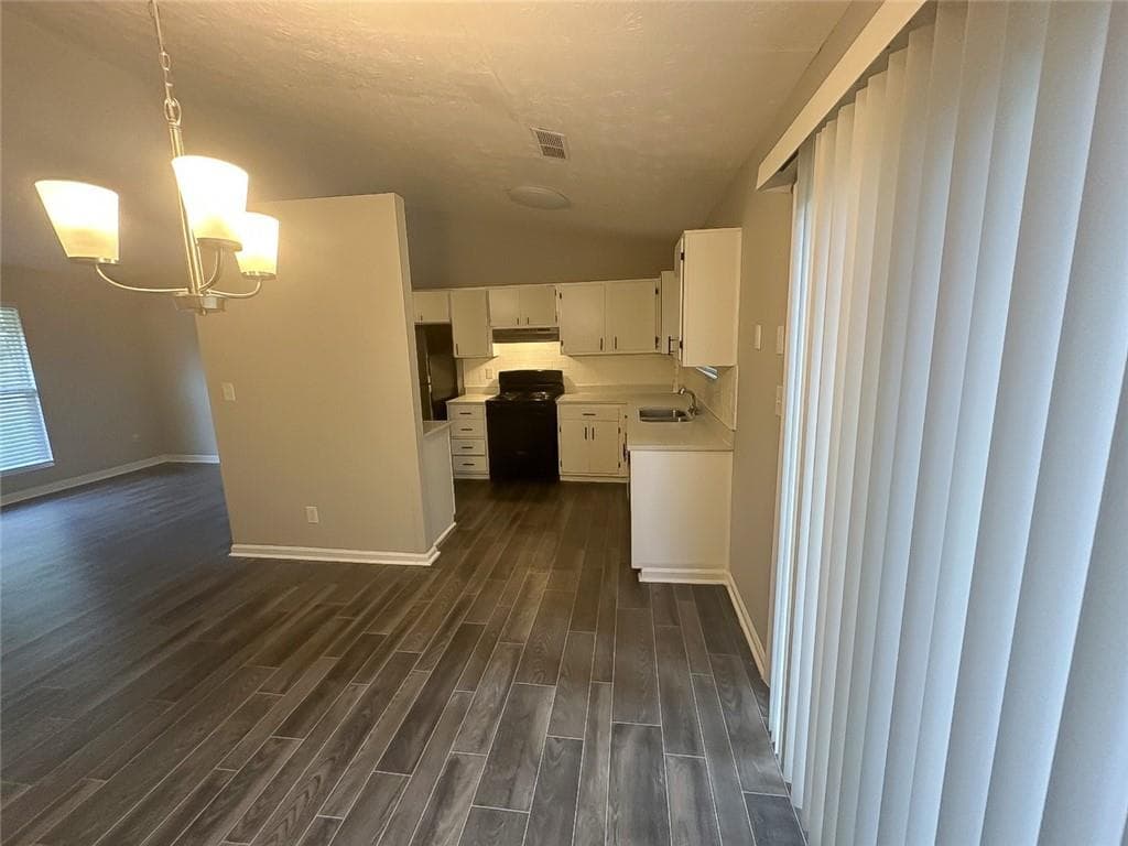 3 bedroom, 2 bathroom, 1,392 sq ft single family residence for sale at 1819 Singer Way, Lithonia, GA 30058 — photo 9