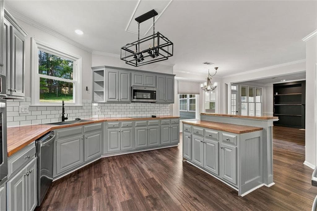 4 bedroom, 3 bathroom, 2,588 sq ft single family residence for sale at 2525 Woodbrook Court, Lawrenceville, GA 30043 — photo 8
