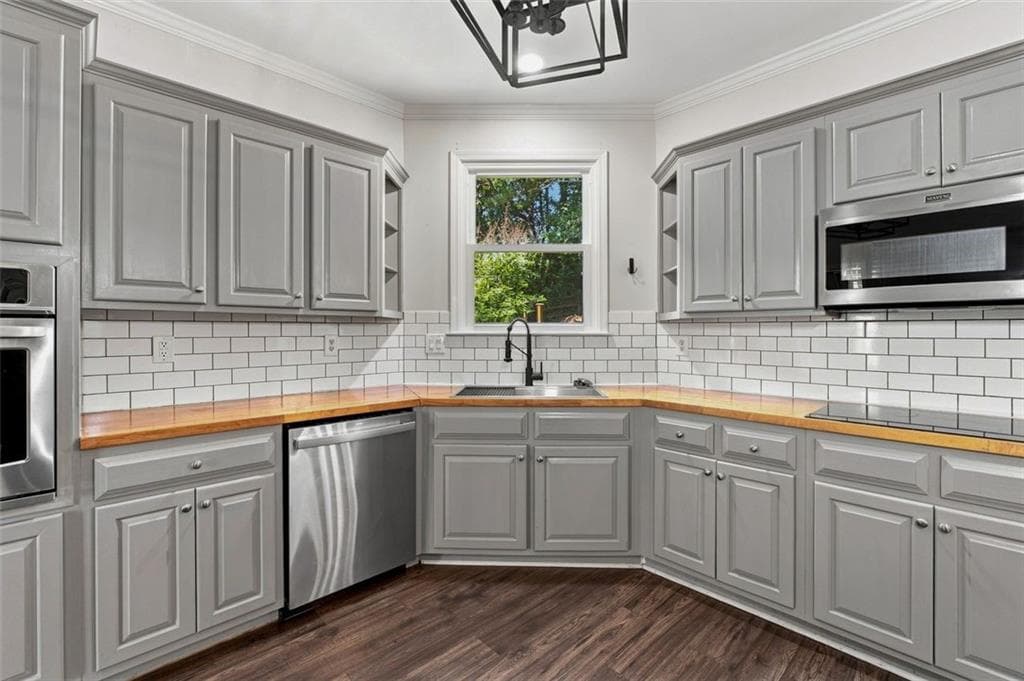 4 bedroom, 3 bathroom, 2,588 sq ft single family residence for sale at 2525 Woodbrook Court, Lawrenceville, GA 30043 — photo 9