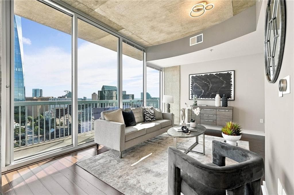2 bedroom, 2 bathroom, 1,587 sq ft condominium for sale at 3324 Peachtree Road 1911, Atlanta, GA 30326 — photo 9