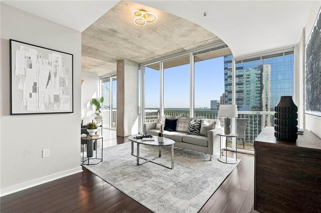 2 bedroom, 2 bathroom, 1,587 sq ft condominium for sale at 3324 Peachtree Road 1911, Atlanta, GA 30326 — photo 6