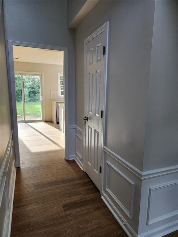 4 bedroom, 3 bathroom, 1,843 sq ft single family residence for sale at 848 Eagle Creek Court, Lawrenceville, GA 30044 — photo 7