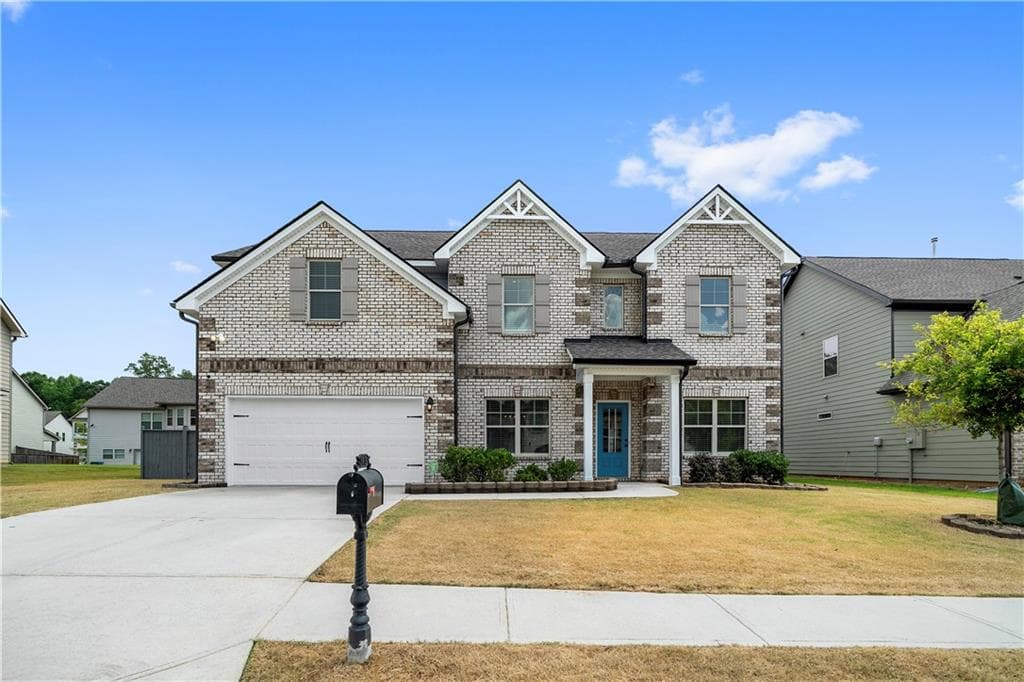 6 bedroom, 3 bathroom, 4,480 sq ft single family residence for sale at 5673 Wyncreek Circle, Atlanta, GA 30331