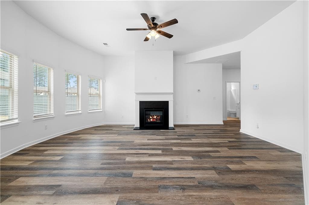 6 bedroom, 3 bathroom, 4,480 sq ft single family residence for sale at 5673 Wyncreek Circle, Atlanta, GA 30331 — photo 7