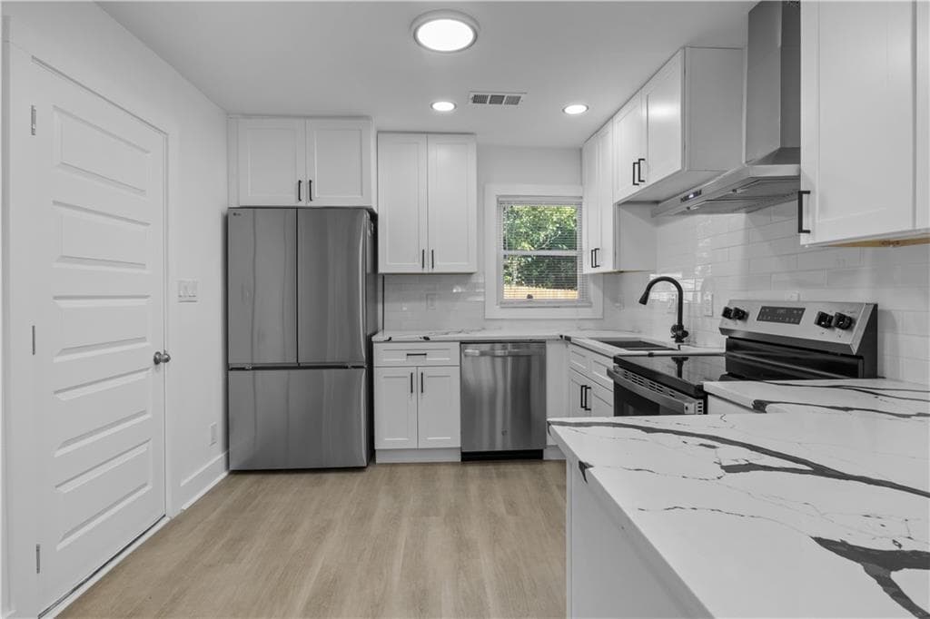 2 bedroom, 2 bathroom, 912 sq ft single family residence for sale at 4253 Hanes Drive, Decatur, GA 30035 — photo 6
