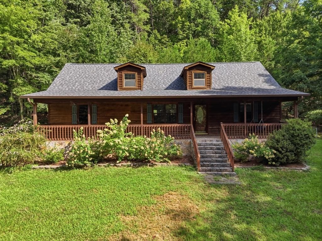 3 bedroom, 2 bathroom, 1,412 sq ft single family residence for sale at 854 Williams Road, Chickamauga, GA 30707
