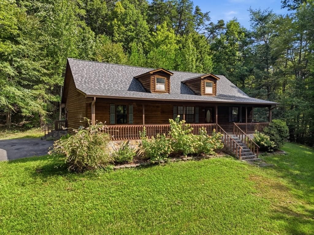 3 bedroom, 2 bathroom, 1,412 sq ft single family residence for sale at 854 Williams Road, Chickamauga, GA 30707 — photo 4