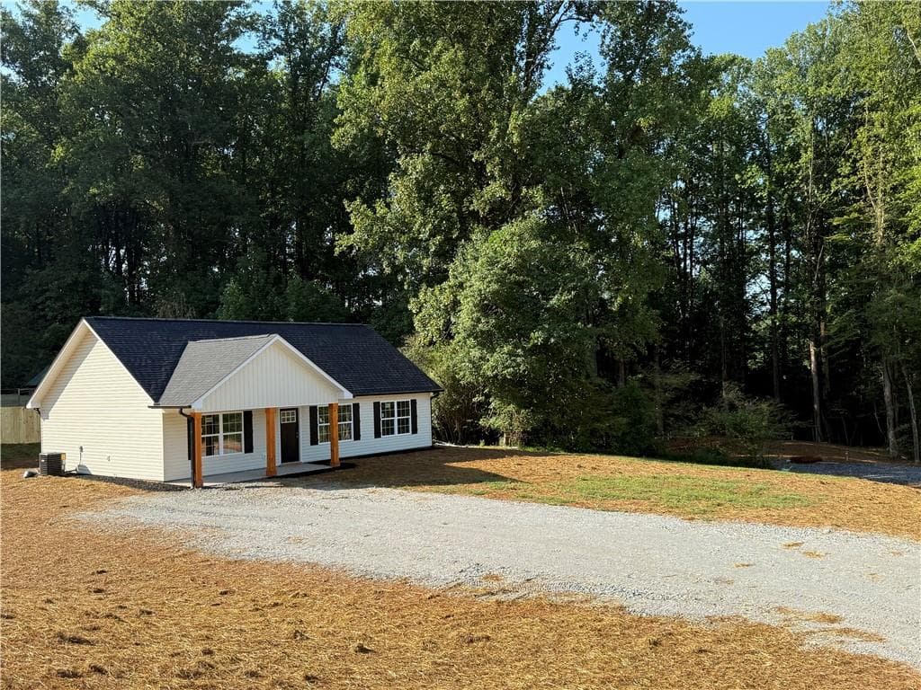 3 bedroom, 2 bathroom, 1,180 sq ft single family residence for sale at 45 Charlies Way, Dahlonega, GA 30533