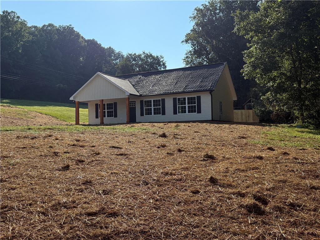 3 bedroom, 2 bathroom, 1,180 sq ft single family residence for sale at 45 Charlies Way, Dahlonega, GA 30533 — photo 6