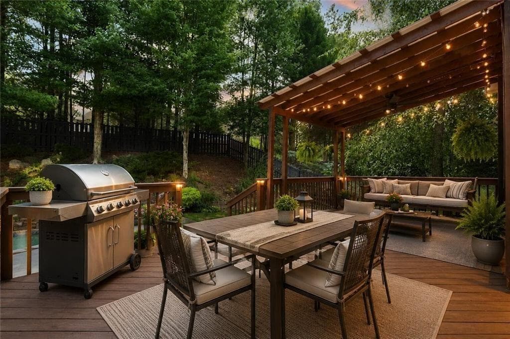 6 bedroom, 4 bathroom, 4,370 sq ft single family residence under contract at 860 Valley Drive, Canton, GA 30114 — photo 6