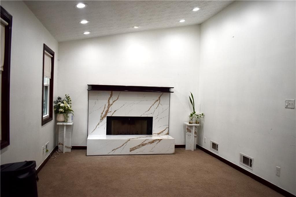 3 bedroom, 3 bathroom, 1,644 sq ft single family residence for sale at 274 Russell Ridge Drive, Lawrenceville, GA 30043 — photo 3