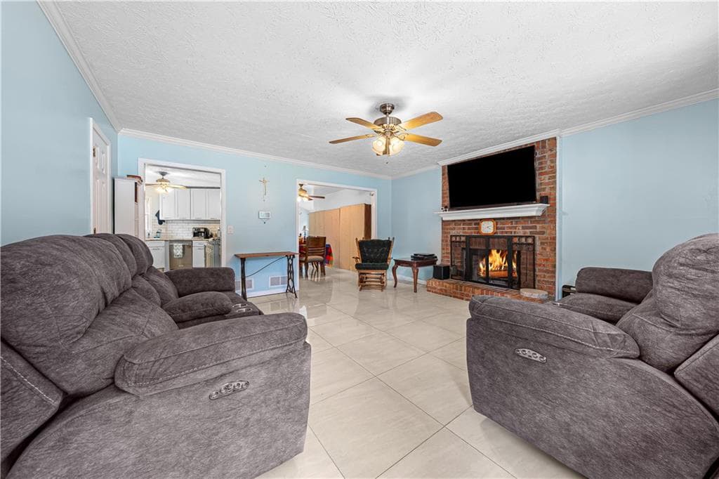 3 bedroom, 3 bathroom, 1,863 sq ft single family residence for sale at 2460 Arbour Trace Terrace, Suwanee, GA 30024 — photo 4