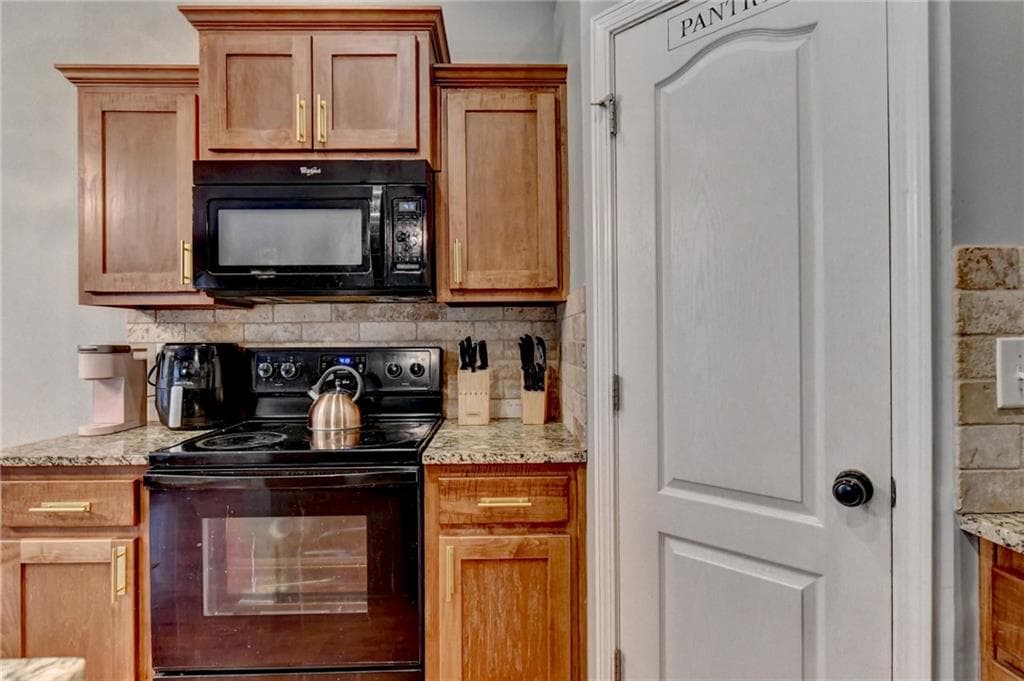 3 bedroom, 2 bathroom, 1,282 sq ft single family residence under contract at 1605 Jessica Lane, Winder, GA 30680 — photo 8