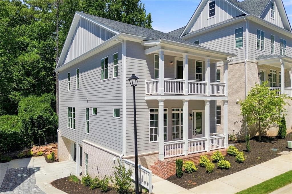 3 bedroom, 4 bathroom, 3,033 sq ft single family residence for sale at 3030 Kara Court, Roswell, GA 30076 — photo 2
