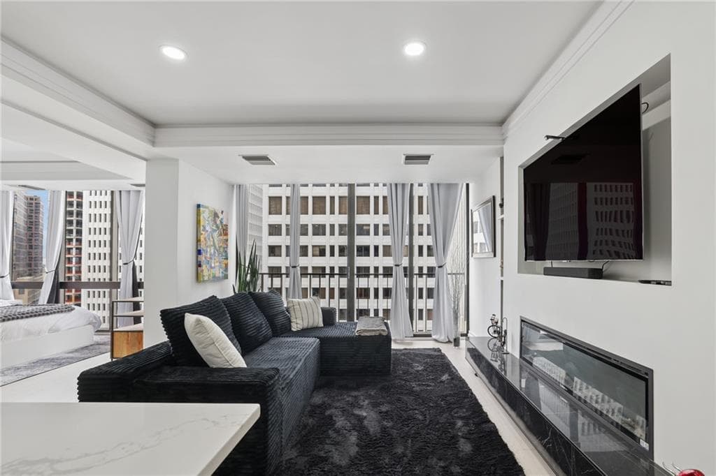 1 bedroom, 1 bathroom, 706 sq ft condominium for sale at 145 15th Street 1424, Atlanta, GA 30309 — photo 9