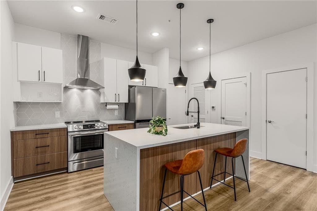 1 bedroom, 1 bathroom, 804 sq ft condominium for rent at 112 Rogers Street 303, Atlanta, GA 30317 for $1,950 a month — photo 2