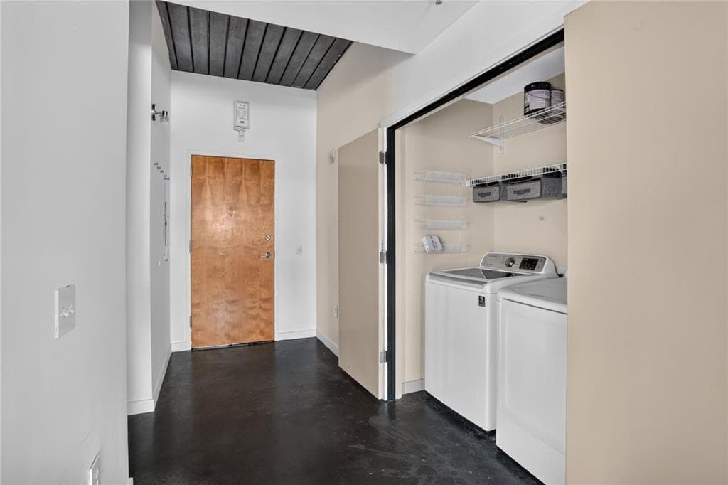 2 bedroom, 2 bathroom, 1,228 sq ft condominium for rent at 620 Glen Iris Drive 508, Atlanta, GA 30308 for $2,695 a month — photo 3