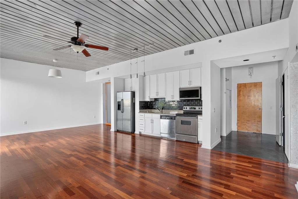 2 bedroom, 2 bathroom, 1,228 sq ft condominium for rent at 620 Glen Iris Drive 508, Atlanta, GA 30308 for $2,695 a month — photo 5
