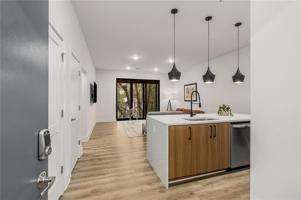 1 bedroom, 1 bathroom, 804 sq ft condominium for rent at 112 Rogers Street 303, Atlanta, GA 30317 for $1,950 a month — photo 8
