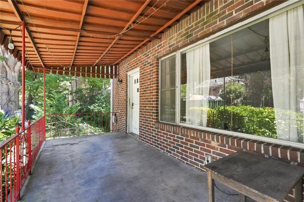 6 bedroom, 8 bathroom, 2,969 sq ft single family residence for sale at 1515 Beech Valley Way, Atlanta, GA 30306 — photo 4