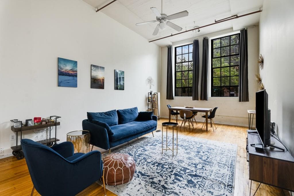 2 bedroom, 1 bathroom, 1,250 sq ft condominium for rent at 19 Hilliard Street 10, Atlanta, GA 30312 for $2,450 a month — photo 5
