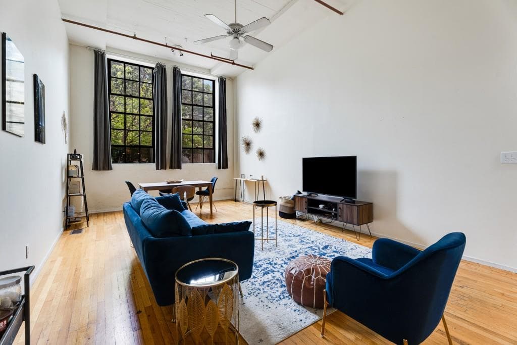 2 bedroom, 1 bathroom, 1,250 sq ft condominium for rent at 19 Hilliard Street 10, Atlanta, GA 30312 for $2,450 a month — photo 6