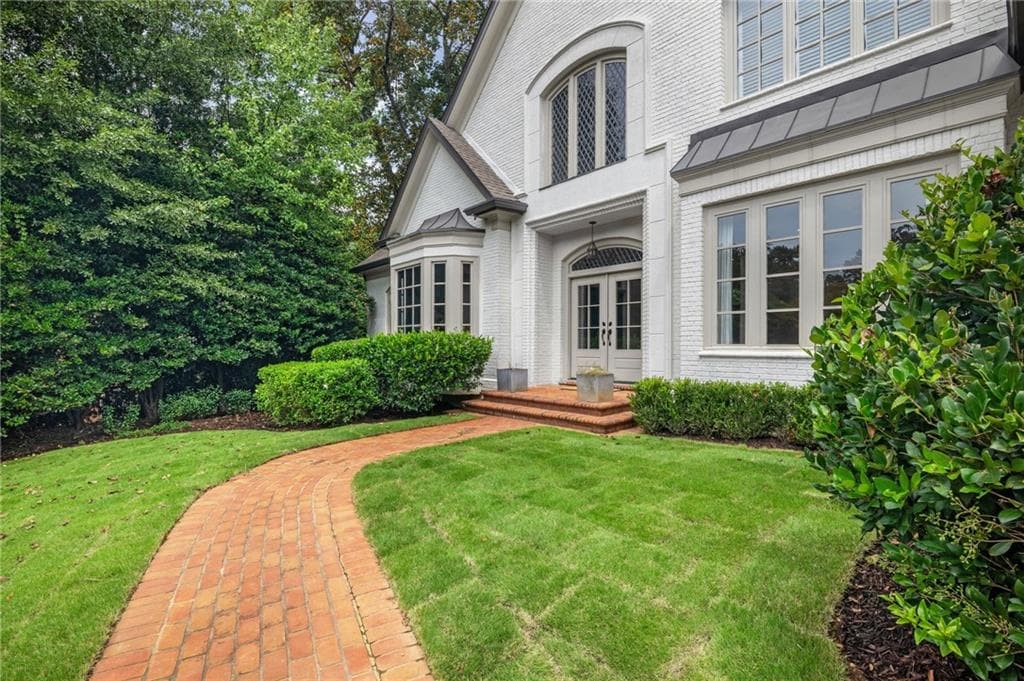 5 bedroom, 7 bathroom, 7,692 sq ft single family residence under contract at 455 Laurel Chase Court, Sandy Springs, GA 30327 — photo 2