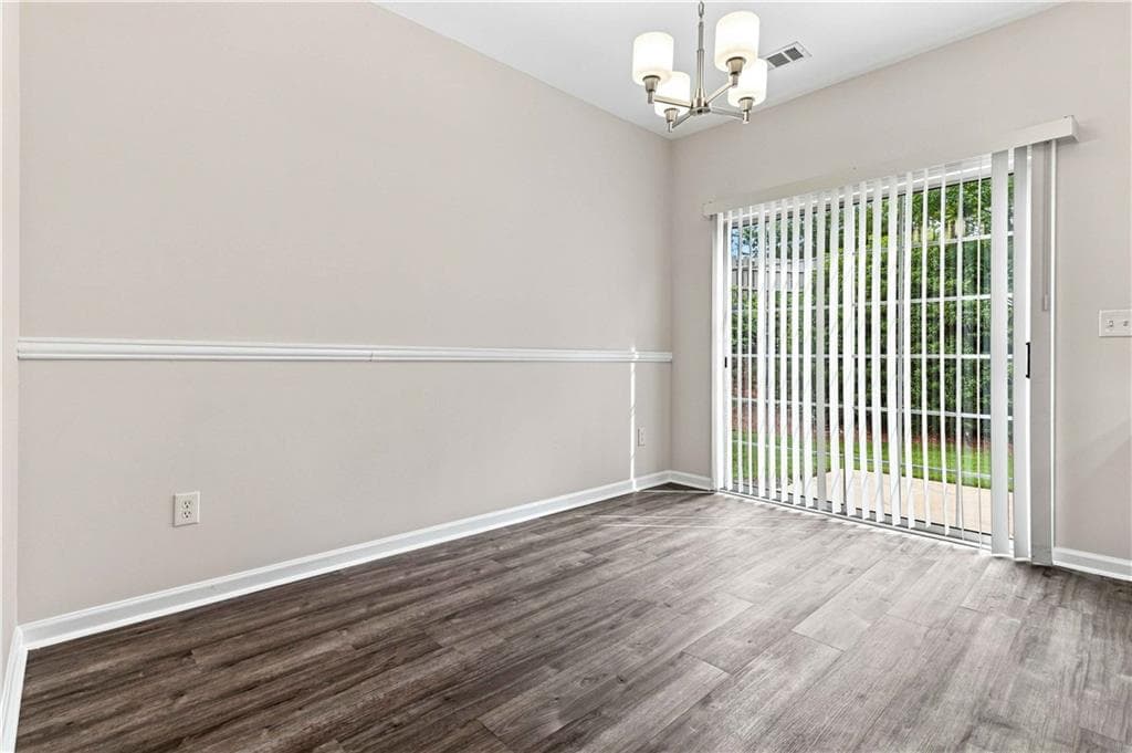 3 bedroom, 3 bathroom, 1,428 sq ft condominium under contract at 5510 Reps Trace, Norcross, GA 30071 — photo 8