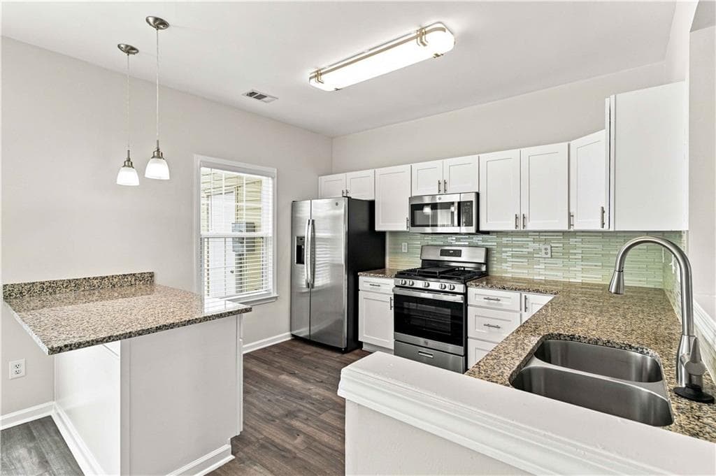 3 bedroom, 3 bathroom, 1,428 sq ft condominium under contract at 5510 Reps Trace, Norcross, GA 30071 — photo 5