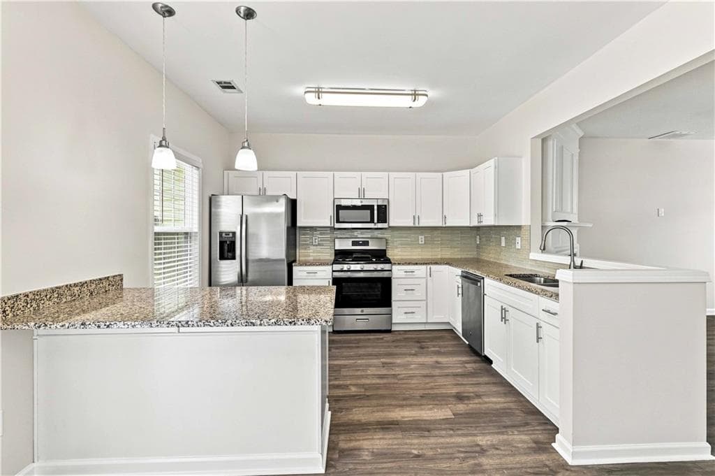3 bedroom, 3 bathroom, 1,428 sq ft condominium under contract at 5510 Reps Trace, Norcross, GA 30071 — photo 7