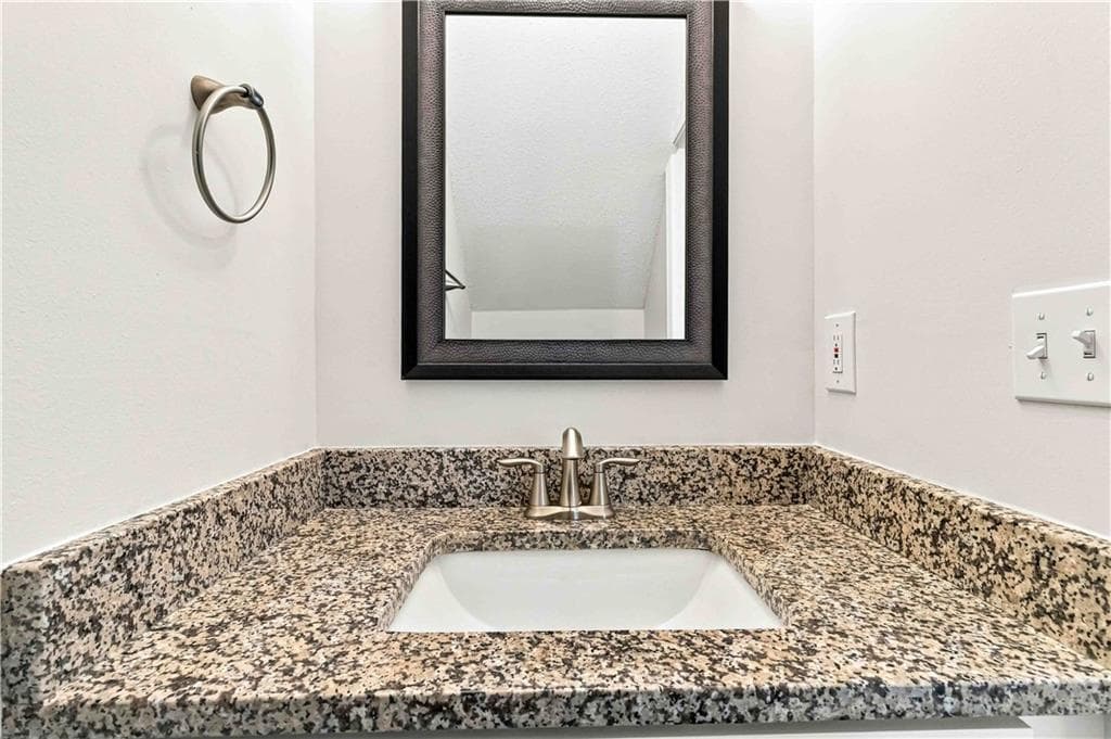 3 bedroom, 3 bathroom, 1,428 sq ft condominium under contract at 5510 Reps Trace, Norcross, GA 30071 — photo 9