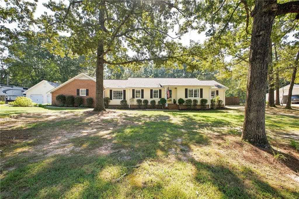 4 bedroom, 2 bathroom, 2,251 sq ft single family residence for sale at 97 Oak Hill Drive, Rockmart, GA 30153