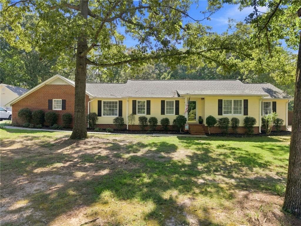 4 bedroom, 2 bathroom, 2,251 sq ft single family residence for sale at 97 Oak Hill Drive, Rockmart, GA 30153 — photo 2