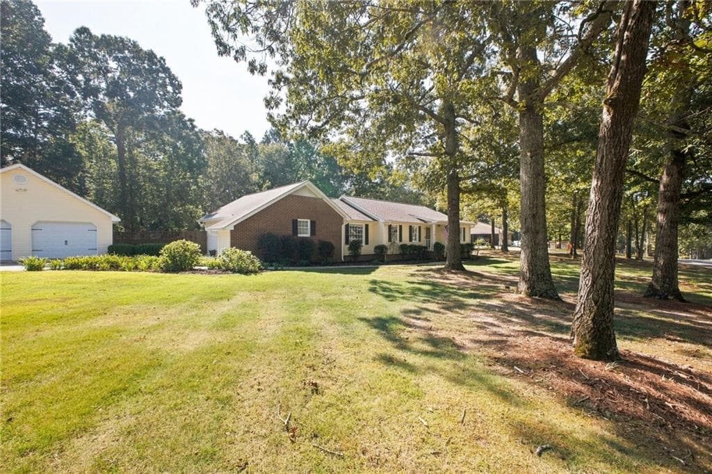 4 bedroom, 2 bathroom, 2,251 sq ft single family residence for sale at 97 Oak Hill Drive, Rockmart, GA 30153 — photo 4