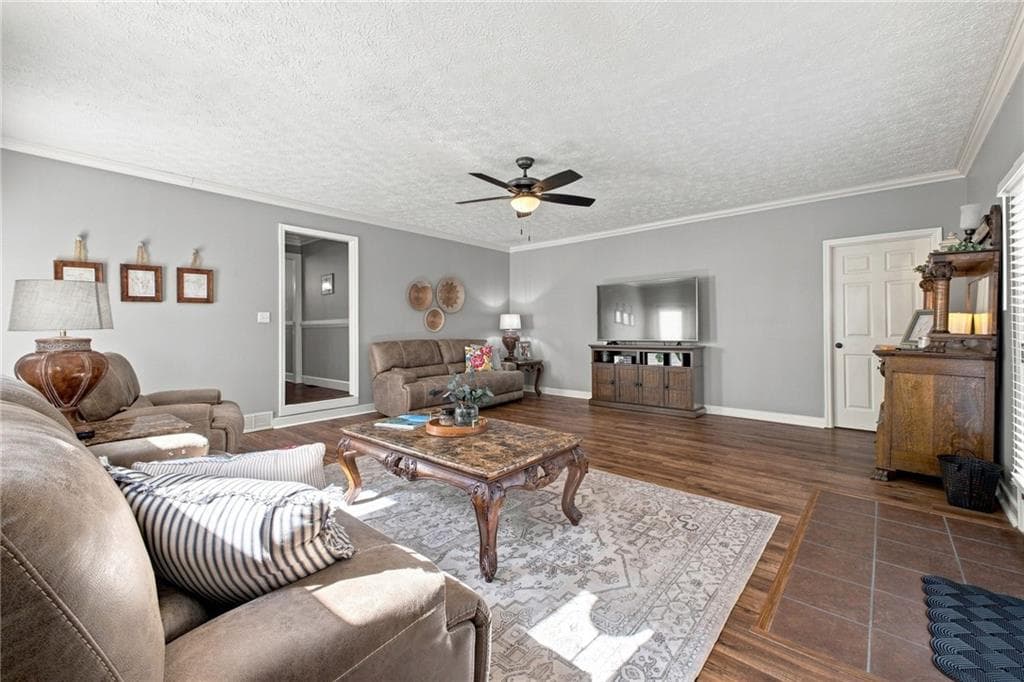 4 bedroom, 2 bathroom, 2,251 sq ft single family residence for sale at 97 Oak Hill Drive, Rockmart, GA 30153 — photo 5