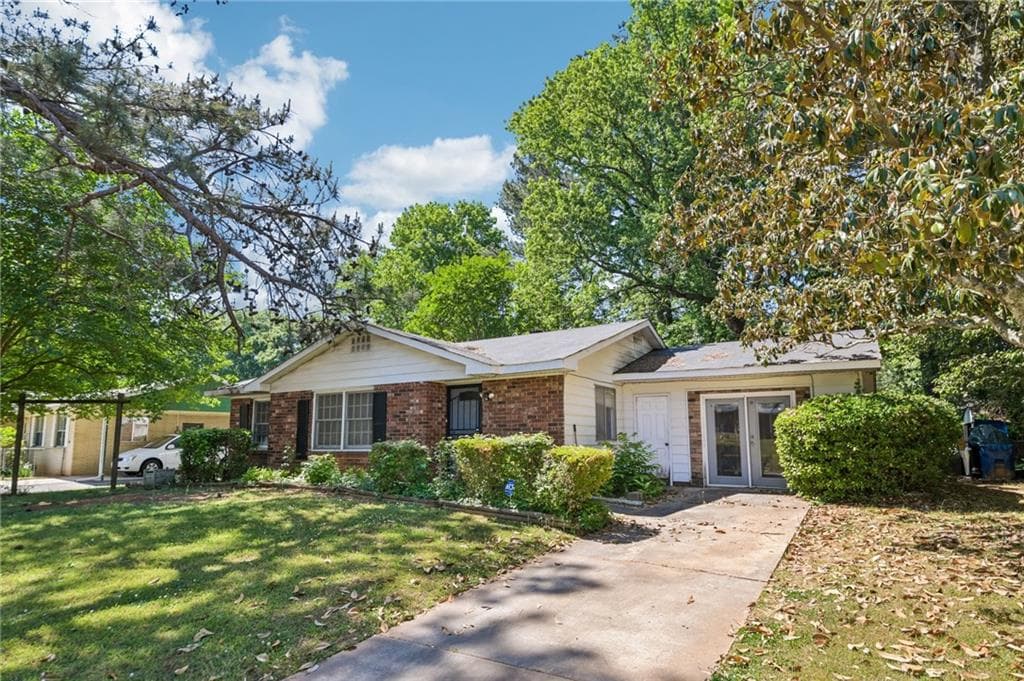 3 bedroom, 2 bathroom, 1,042 sq ft single family residence under contract at 1684 Pheasant Drive, Jonesboro, GA 30238 — photo 2
