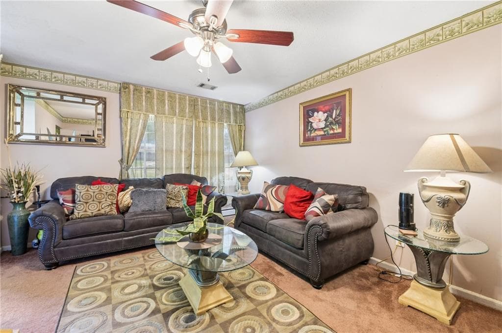 3 bedroom, 2 bathroom, 1,042 sq ft single family residence under contract at 1684 Pheasant Drive, Jonesboro, GA 30238 — photo 3