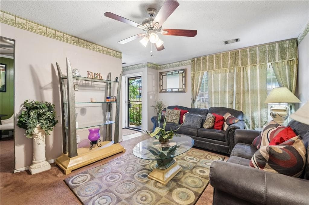 3 bedroom, 2 bathroom, 1,042 sq ft single family residence under contract at 1684 Pheasant Drive, Jonesboro, GA 30238 — photo 4