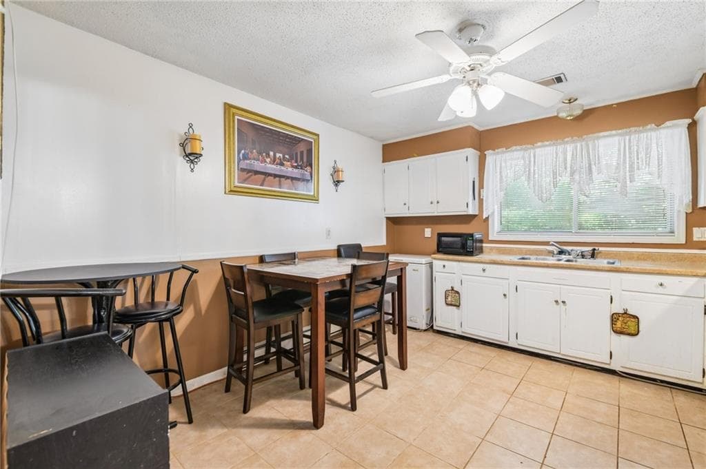 3 bedroom, 2 bathroom, 1,042 sq ft single family residence under contract at 1684 Pheasant Drive, Jonesboro, GA 30238 — photo 8