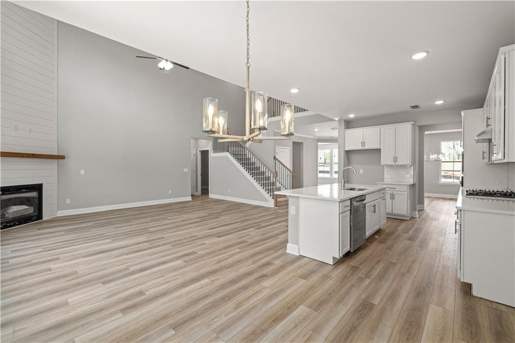 4 bedroom, 4 bathroom, 2,677 sq ft single family residence for sale at 5364 Ridgetop Trail, Sugar Hill, GA 30518 — photo 7