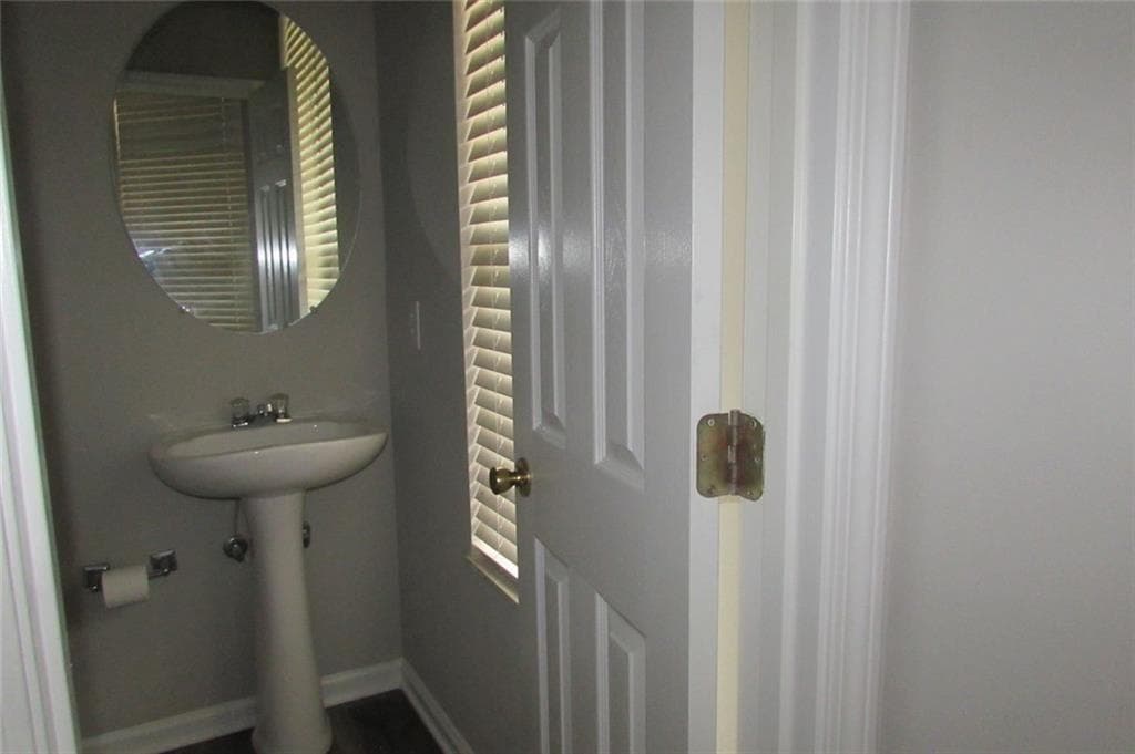 3 bedroom, 3 bathroom, 1,918 sq ft single family residence for sale at 5901 Ravensway Drive, Lithonia, GA 30058 — photo 4