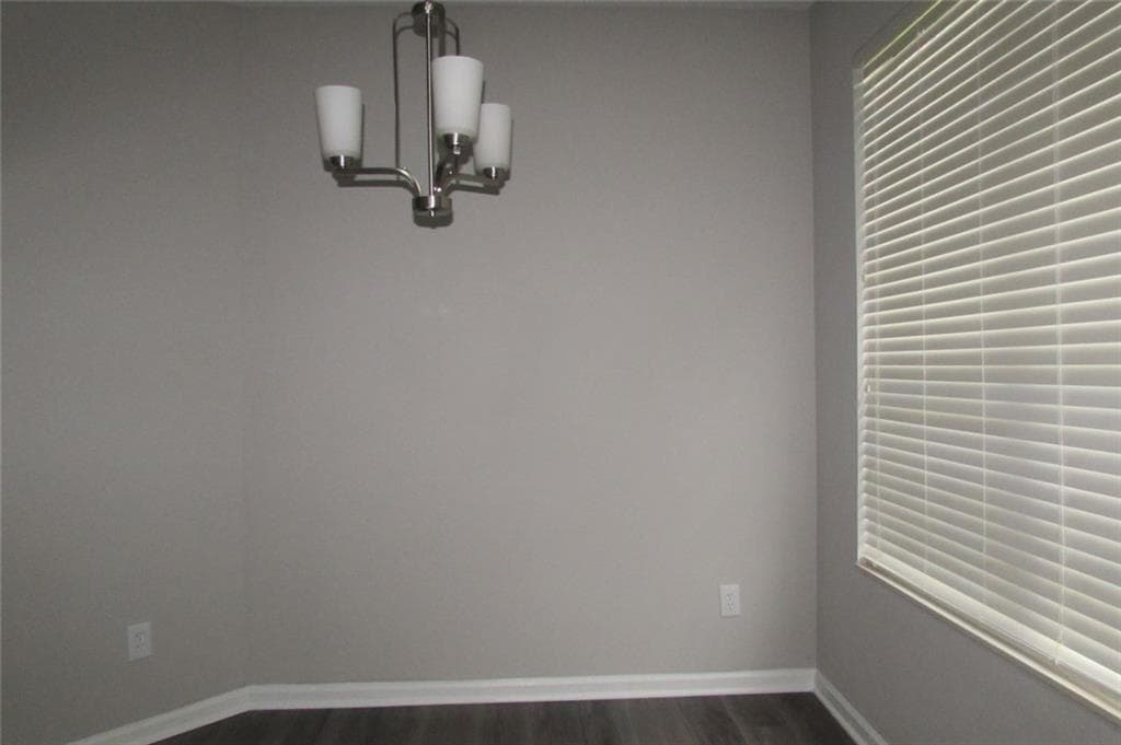 3 bedroom, 3 bathroom, 1,918 sq ft single family residence for sale at 5901 Ravensway Drive, Lithonia, GA 30058 — photo 6
