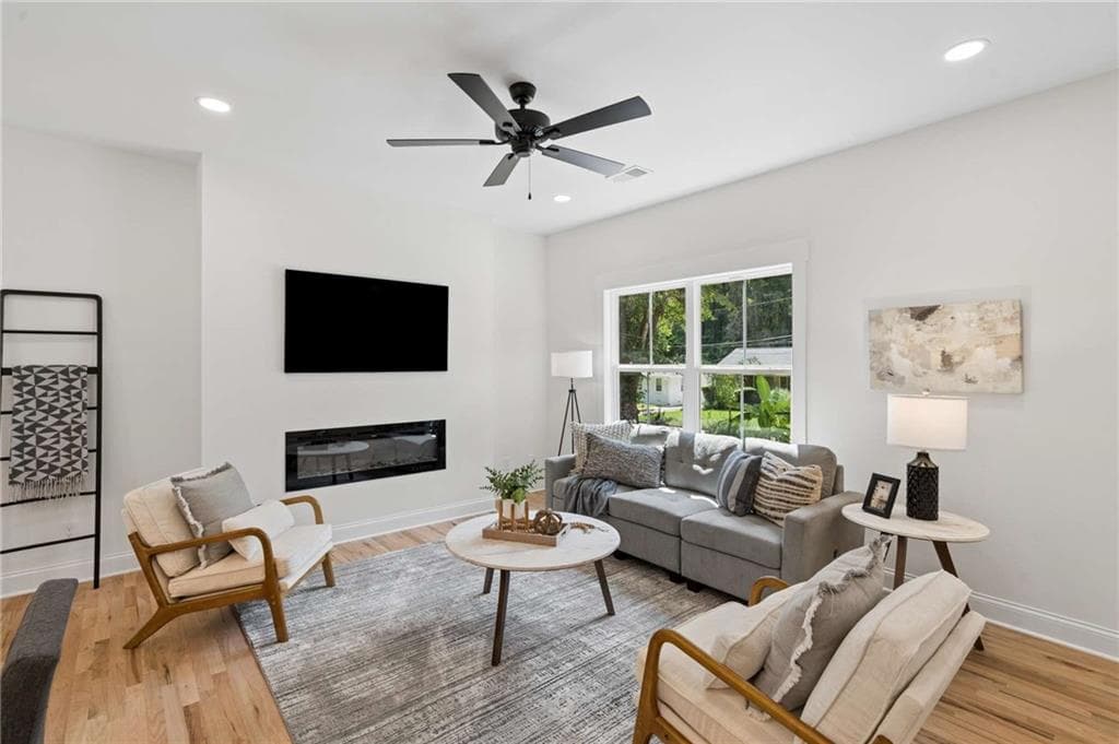 4 bedroom, 3 bathroom, 1,833 sq ft single family residence for sale at 544 Westmeath Drive, Atlanta, GA 30310 — photo 2