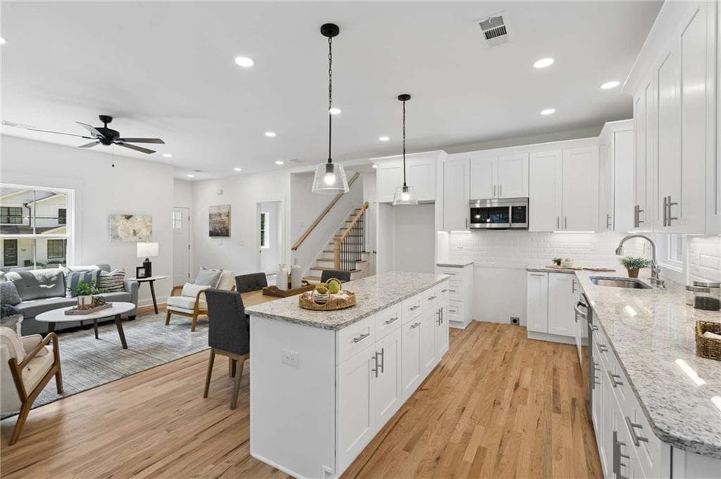 4 bedroom, 3 bathroom, 1,833 sq ft single family residence for sale at 544 Westmeath Drive, Atlanta, GA 30310 — photo 4